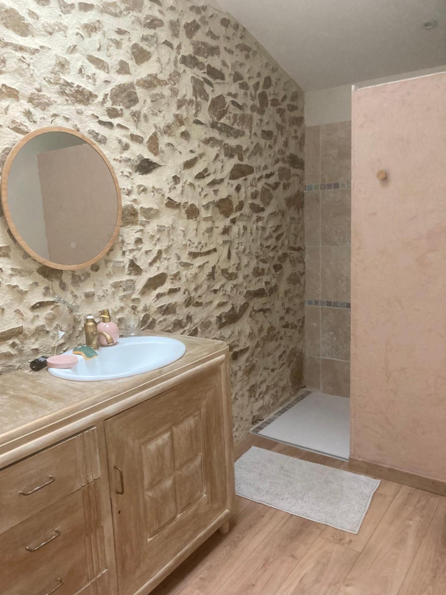 Premier Etage D Une Jolie Maison A La Campagne Montravers Екстериор снимка